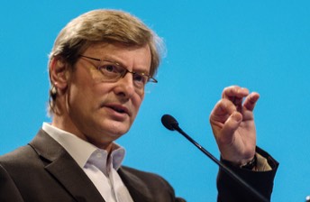 Dr. Rüdiger Preißer am Pult